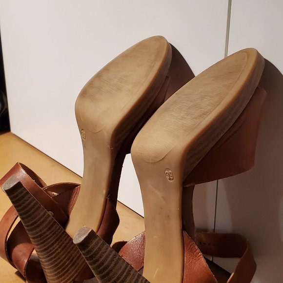 Bata Sandals - Picture 5 of 5